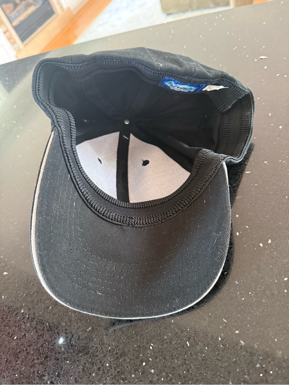 Hawaii Embroidered Turtle Baseball Hat- Black - Picture 4 of 5